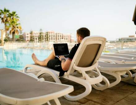 Fuga dei cervelli : dove andare tra working holiday, studio e nuovi inizi